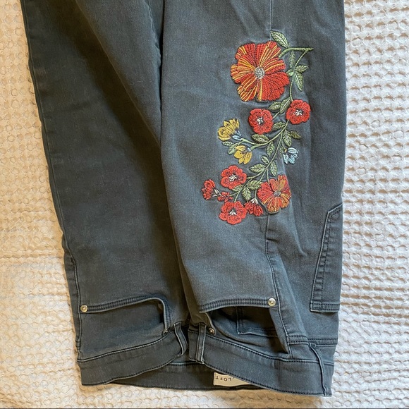 Host Pick 🌺 LOFT Black Poppy Embroidered Mid-Rise Jeans Size 31 or 12 - Picture 8 of 10